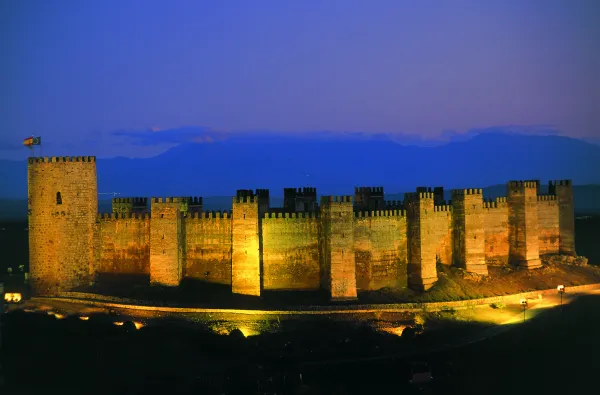 Viaje al Medievo: visita teatralizada al Castillo de Baños de la Encina