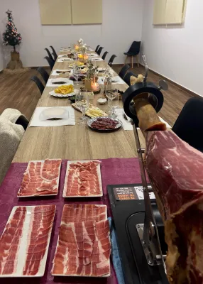 Cata de mieles con productos de las sierras en Oro del Yelmo