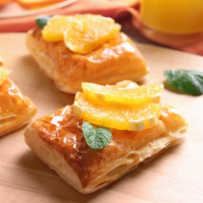 Feuilleté à l'orange et fleur d'oranger