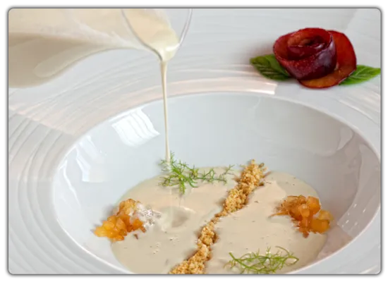 Ajo blanco de piñones