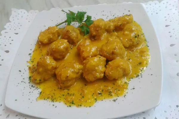 Albóndigas en pepitoria