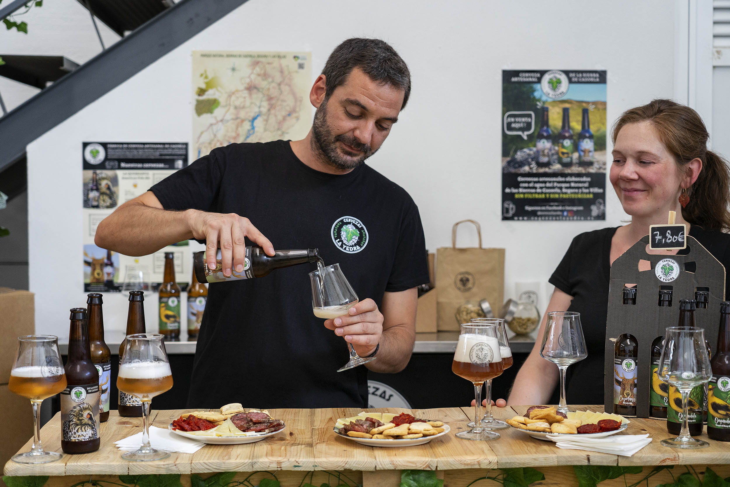 Cata de cervezas arteanales La Yedra en Cazorla