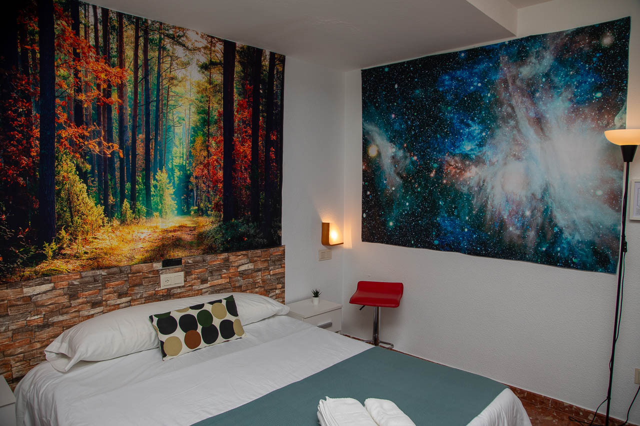 Habitación tematizada con el universo