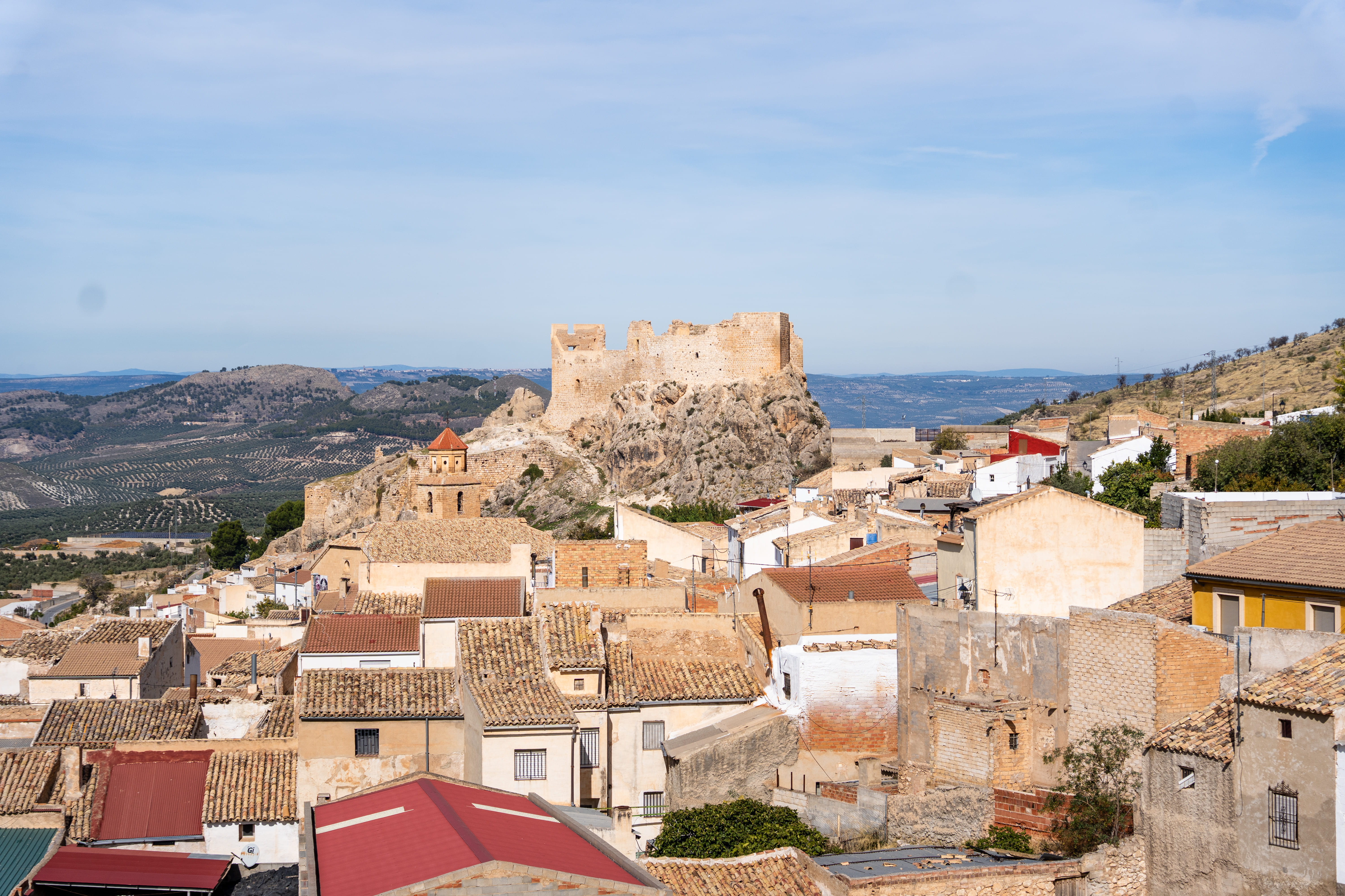imagen panorámica de los restos del castillo de bedmar