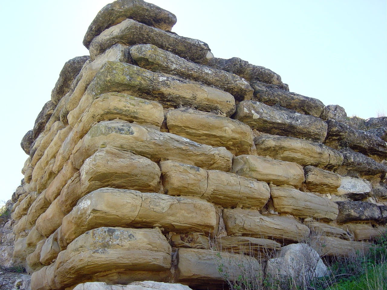 restos de piedra de lo que era el Cerro de Castellón