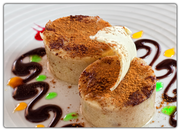 Este es el postre de la festividad de Todos los Santos. Un dulce contundente por su sabor y por su masa.  Es otro de los platos asociados a las épocas de escasez, donde las masas de harina saciaban y aportaban energía, pero nutrían poco. De cualquier manera, este recuerdo no resta interés a uno de los postres favorito de los más golosos.  Otro uso extraculinario, pero tan extendido como el postre, es la broma pesada que se hacía, y se sigue haciendo, con la masa de las gachas. Esos días de principio de noviembre los zagales taponan las cerraduras con la masa fresca, que cuando se endurece bloquea el acceso a la escuela, o a la casa de ese vecino cascarrabias que les regaña el resto del año.