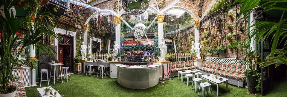 cafe-central-2.jpg