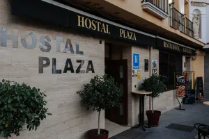 Hostal-la-plaza.jpg